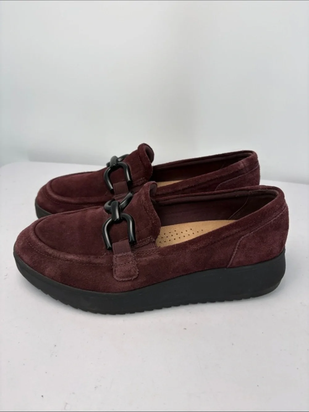 🗑️ Clarks Burgundy Suede Loafers with Black  bit Accent